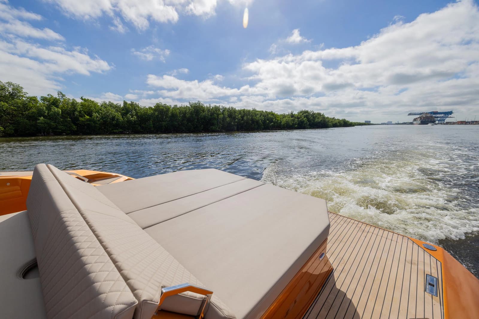 2022 SAY Carbon Yachts 42 Open - Photo 11
