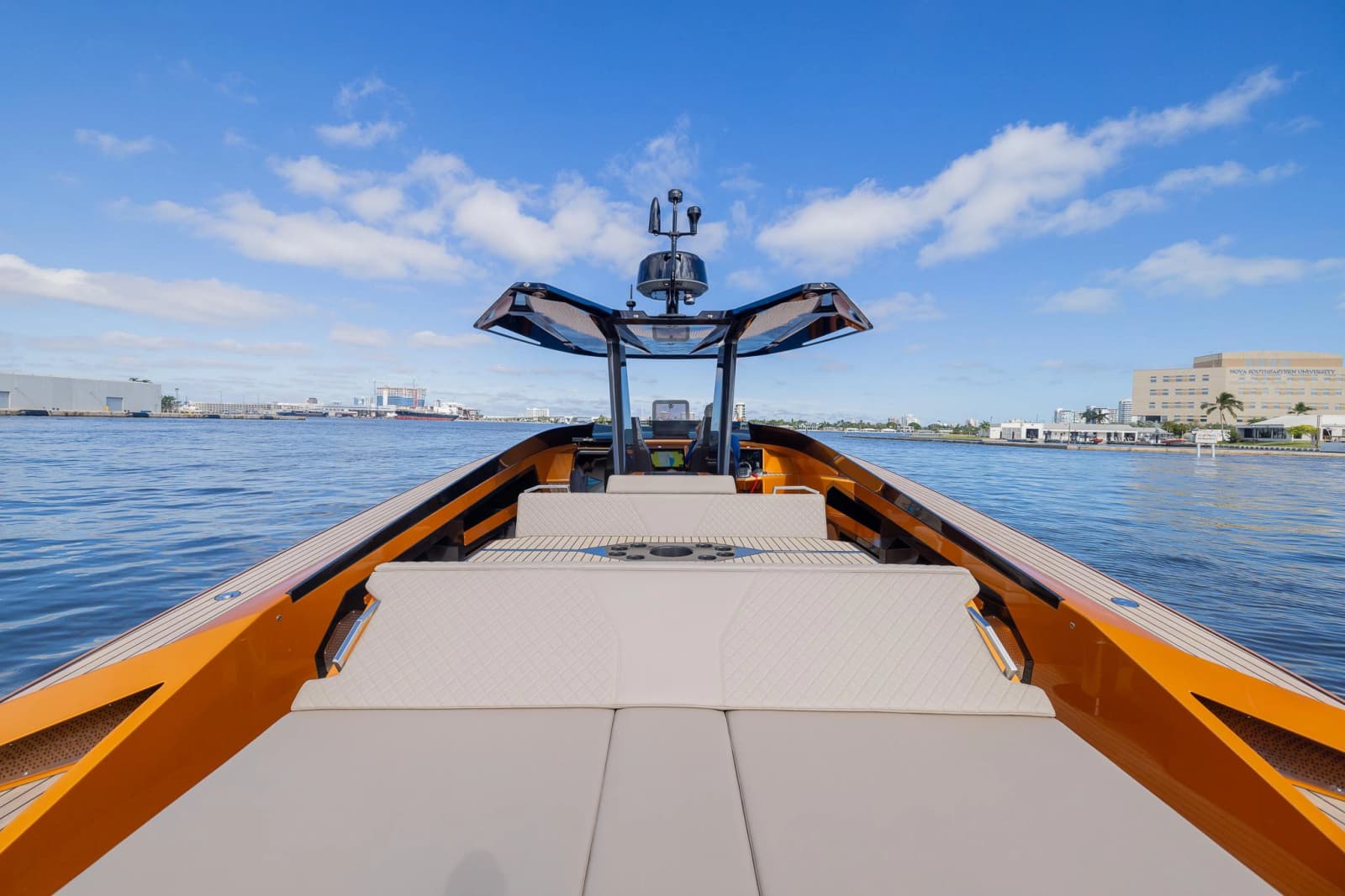 2022 SAY Carbon Yachts 42 Open - Photo 7
