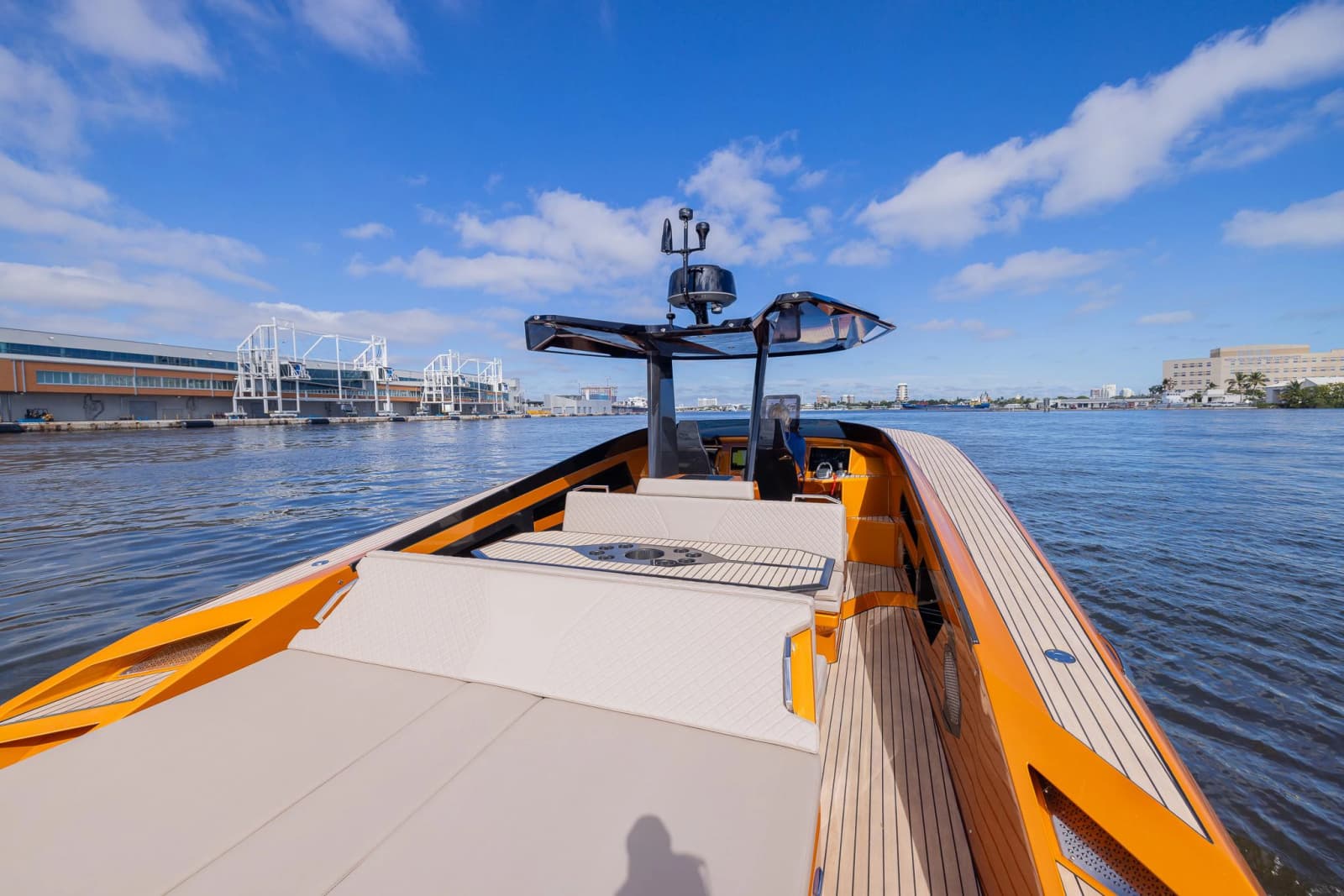 2022 SAY Carbon Yachts 42 Open - Photo 9
