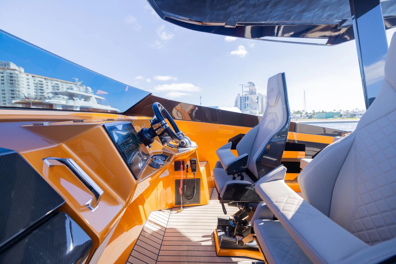 2022 SAY Carbon Yachts 42 Open - Photo 20