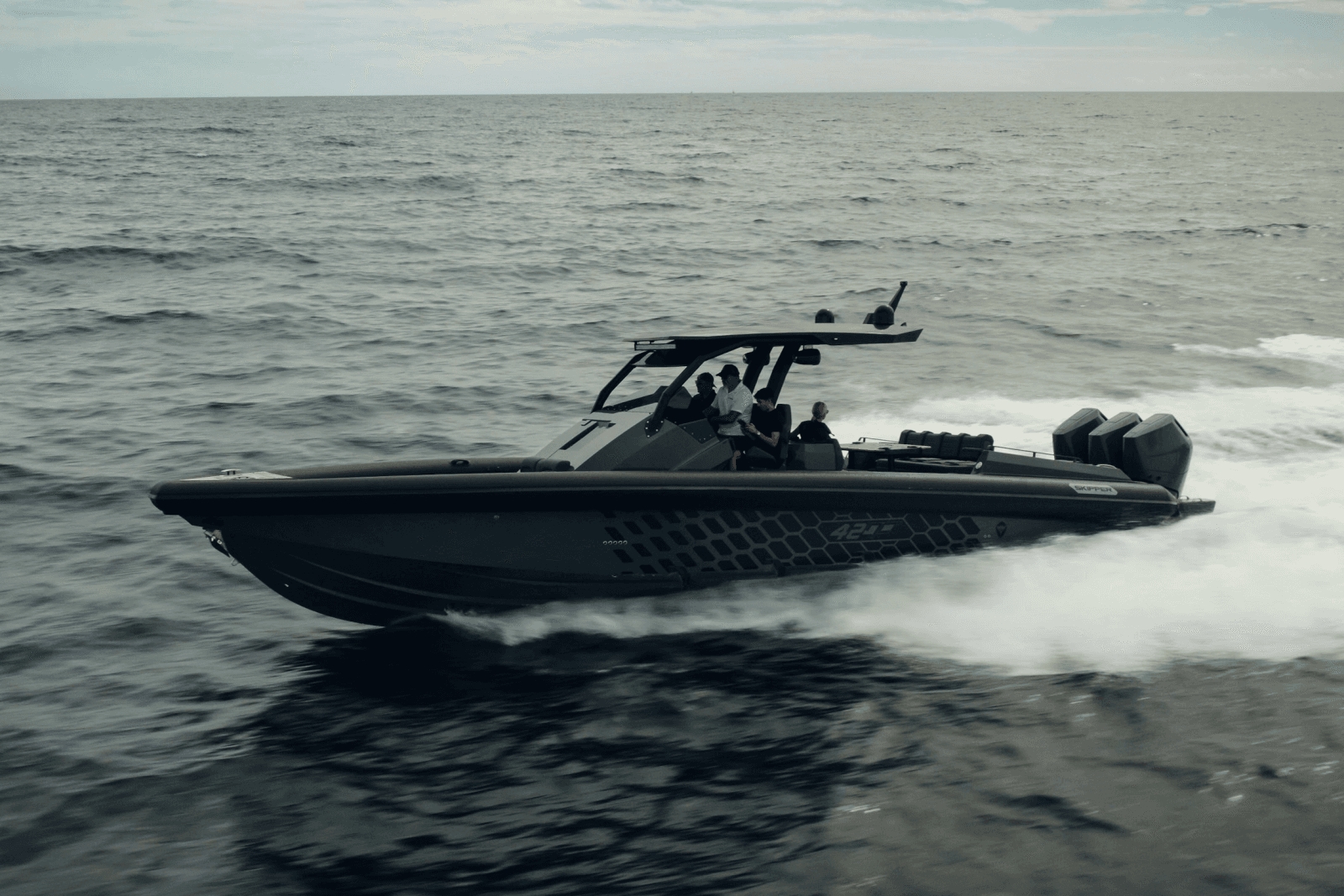 2024 Skipper 42 Carbon Edition - Photo 2