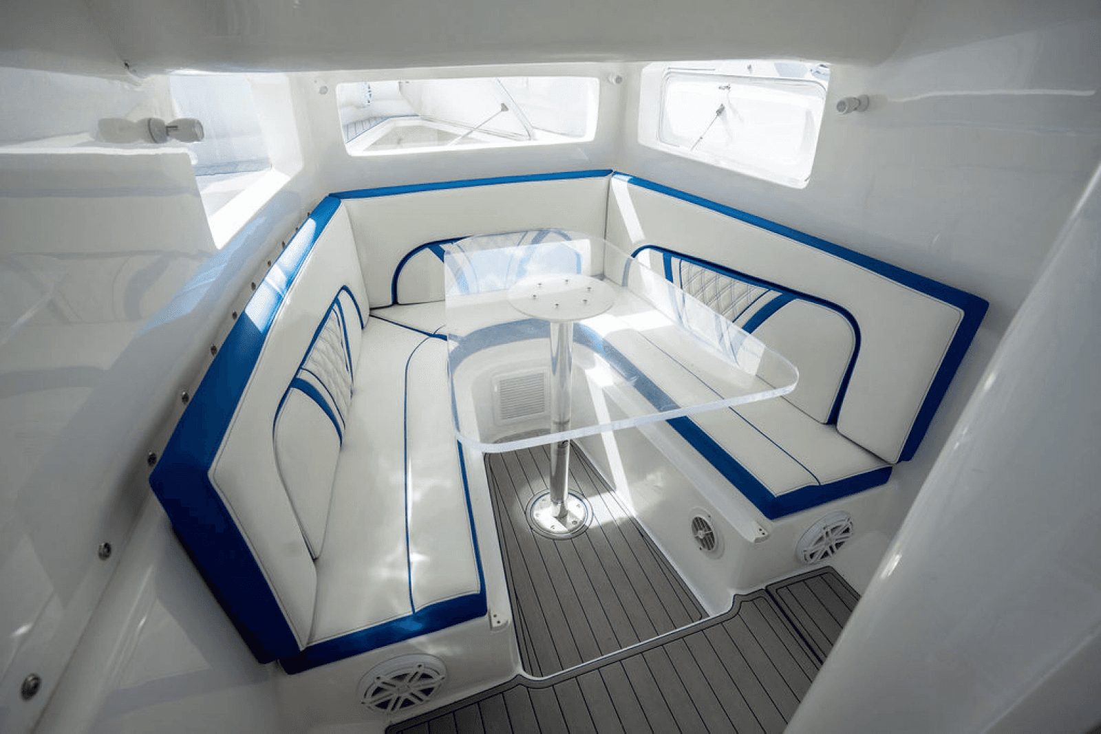 2019 Midnight Express 43 - Photo 27
