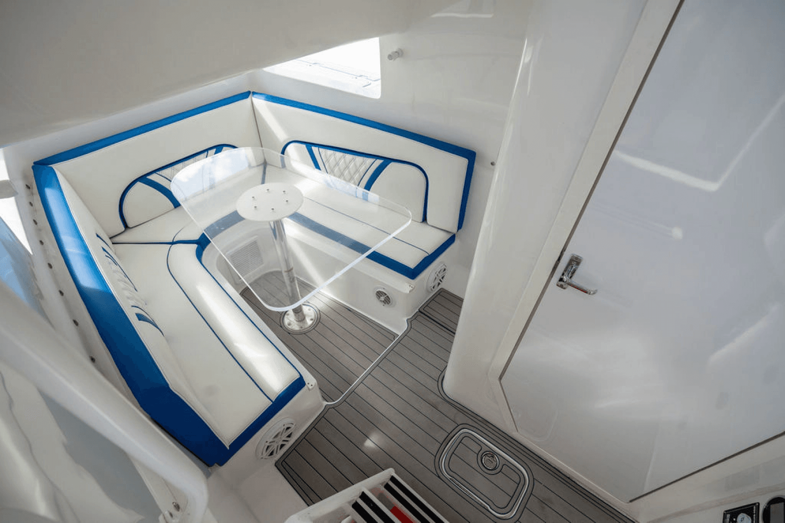 2019 Midnight Express 43 - Photo 26