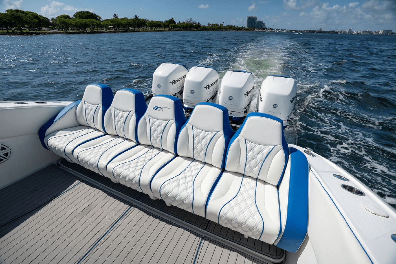 2019 Midnight Express 43 - Photo 5
