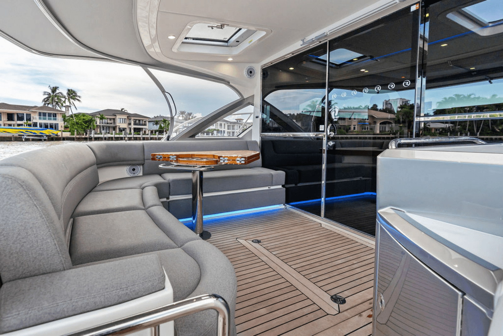 2026 Riviera 4600 Sport Yacht Platinum Edition - Photo 9
