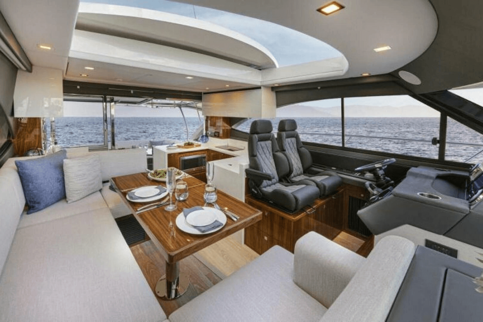 2026 Riviera 4600 Sport Yacht Platinum Edition - Photo 15