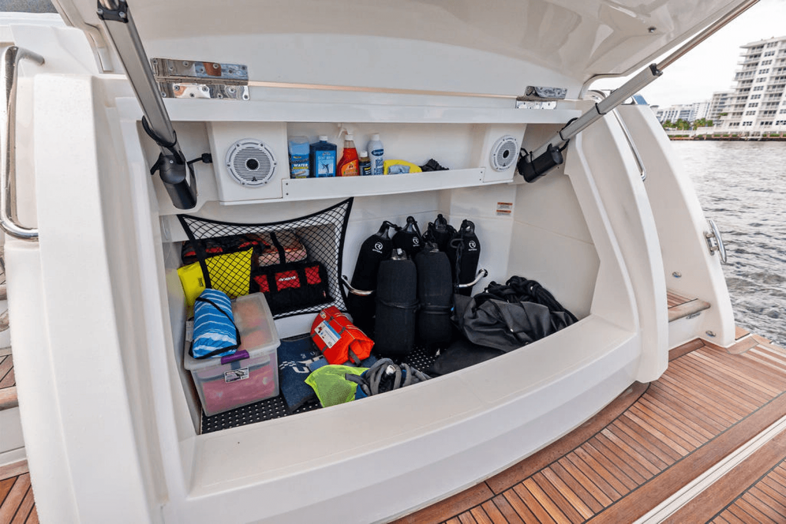 2026 Riviera 4600 Sport Yacht Platinum Edition - Photo 49
