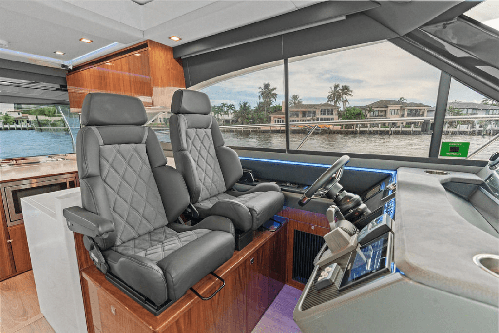 2026 Riviera 4600 Sport Yacht Platinum Edition - Photo 25
