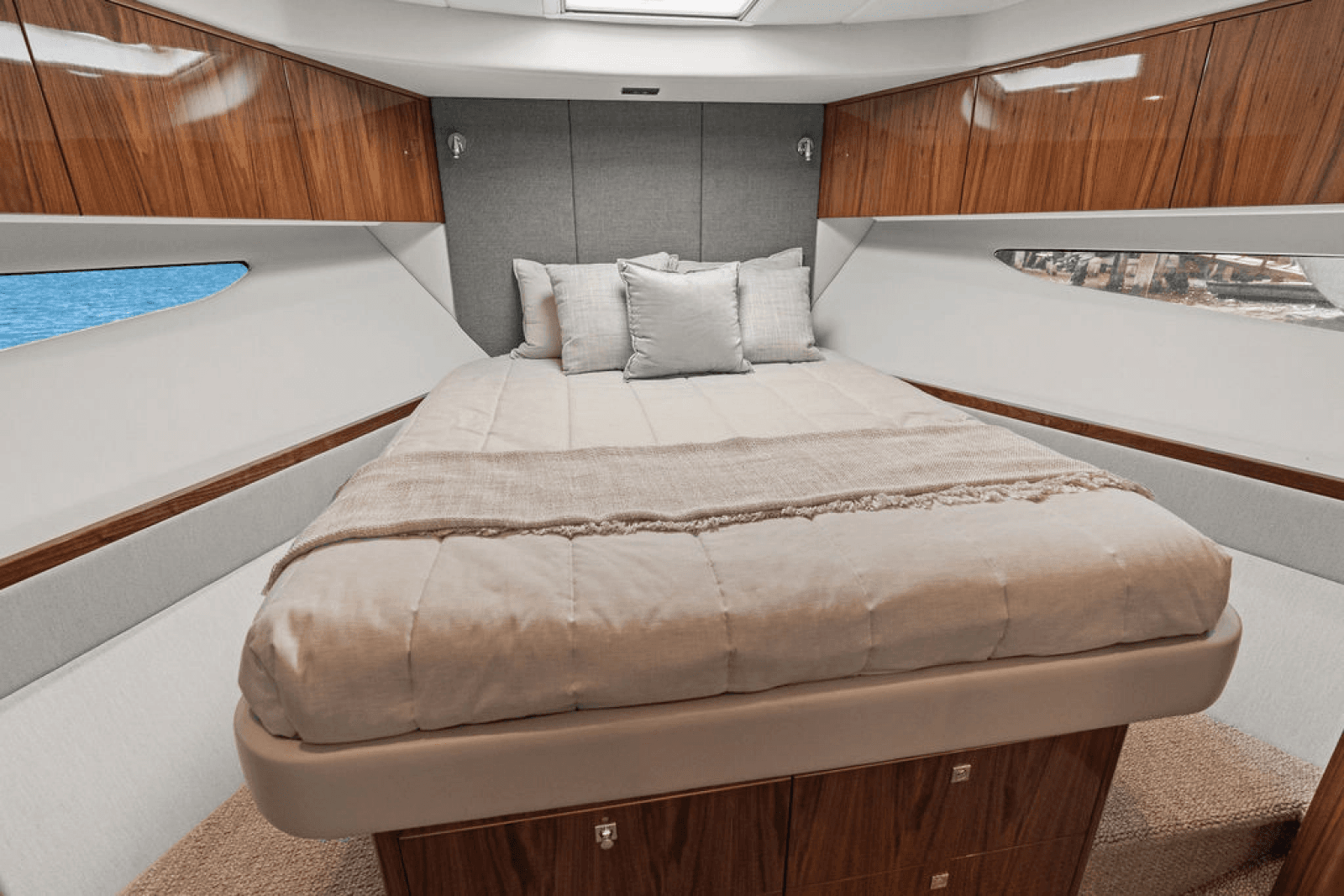 2026 Riviera 4600 Sport Yacht Platinum Edition - Photo 42