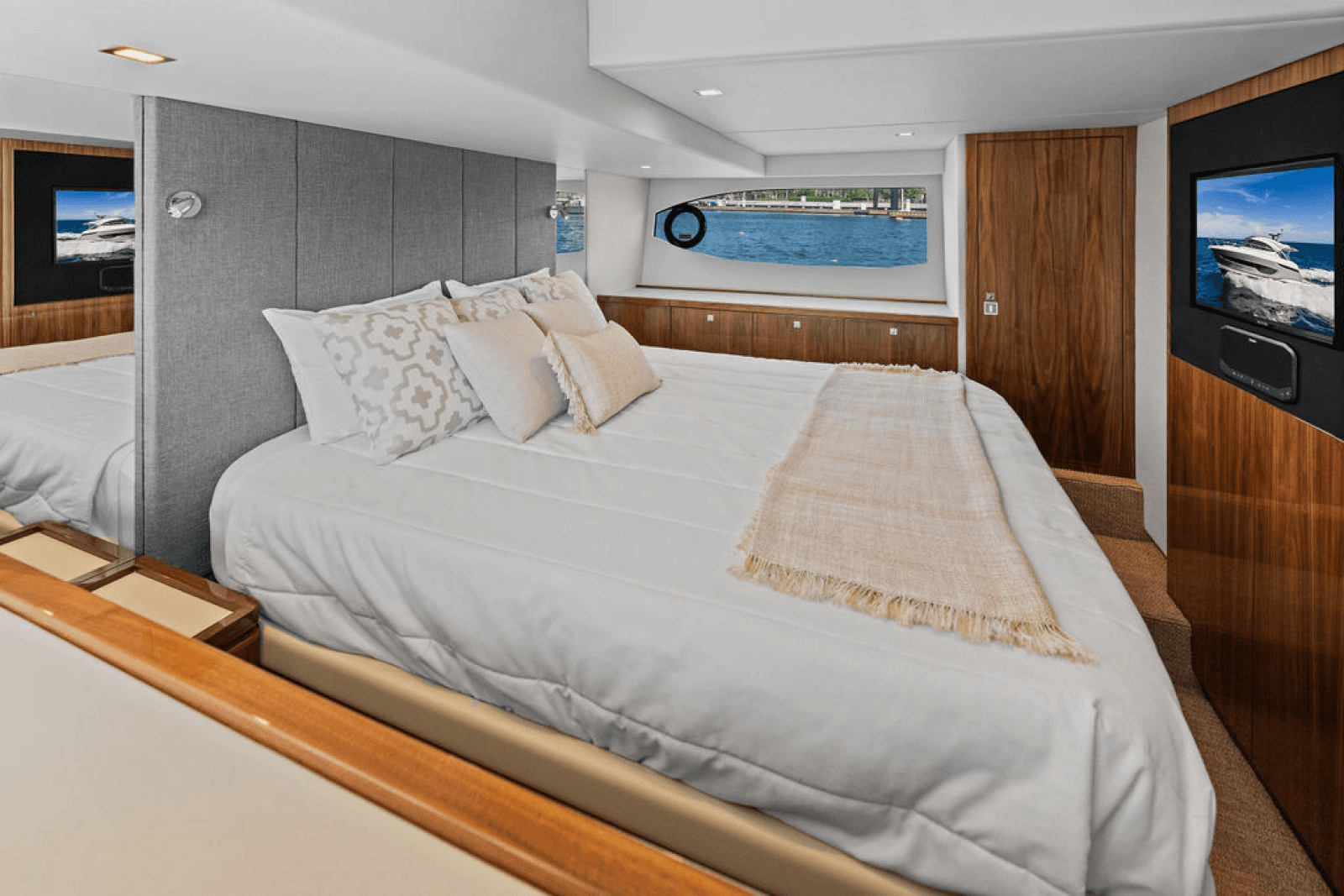 2026 Riviera 4600 Sport Yacht Platinum Edition - Photo 36