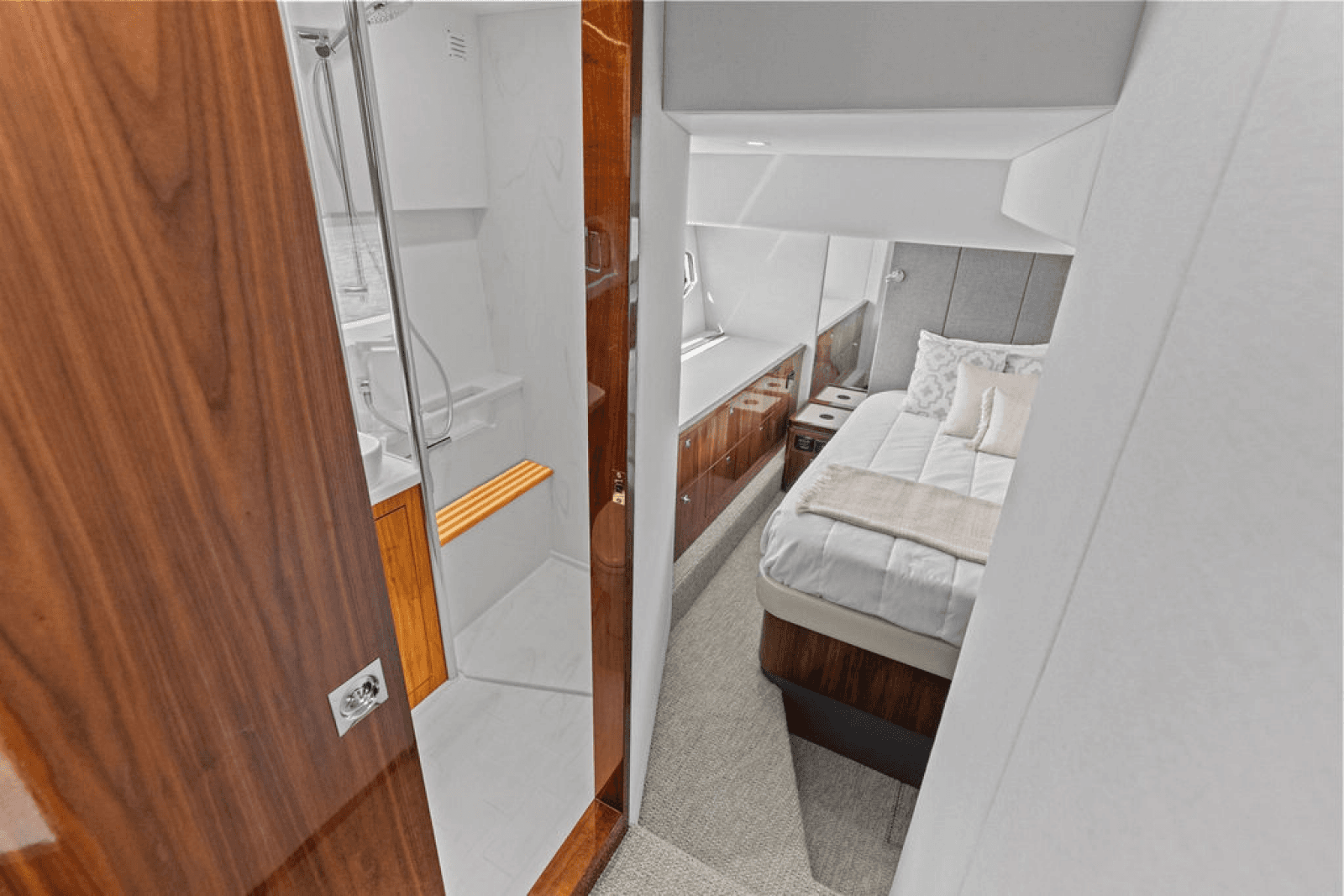 2026 Riviera 4600 Sport Yacht Platinum Edition - Photo 39
