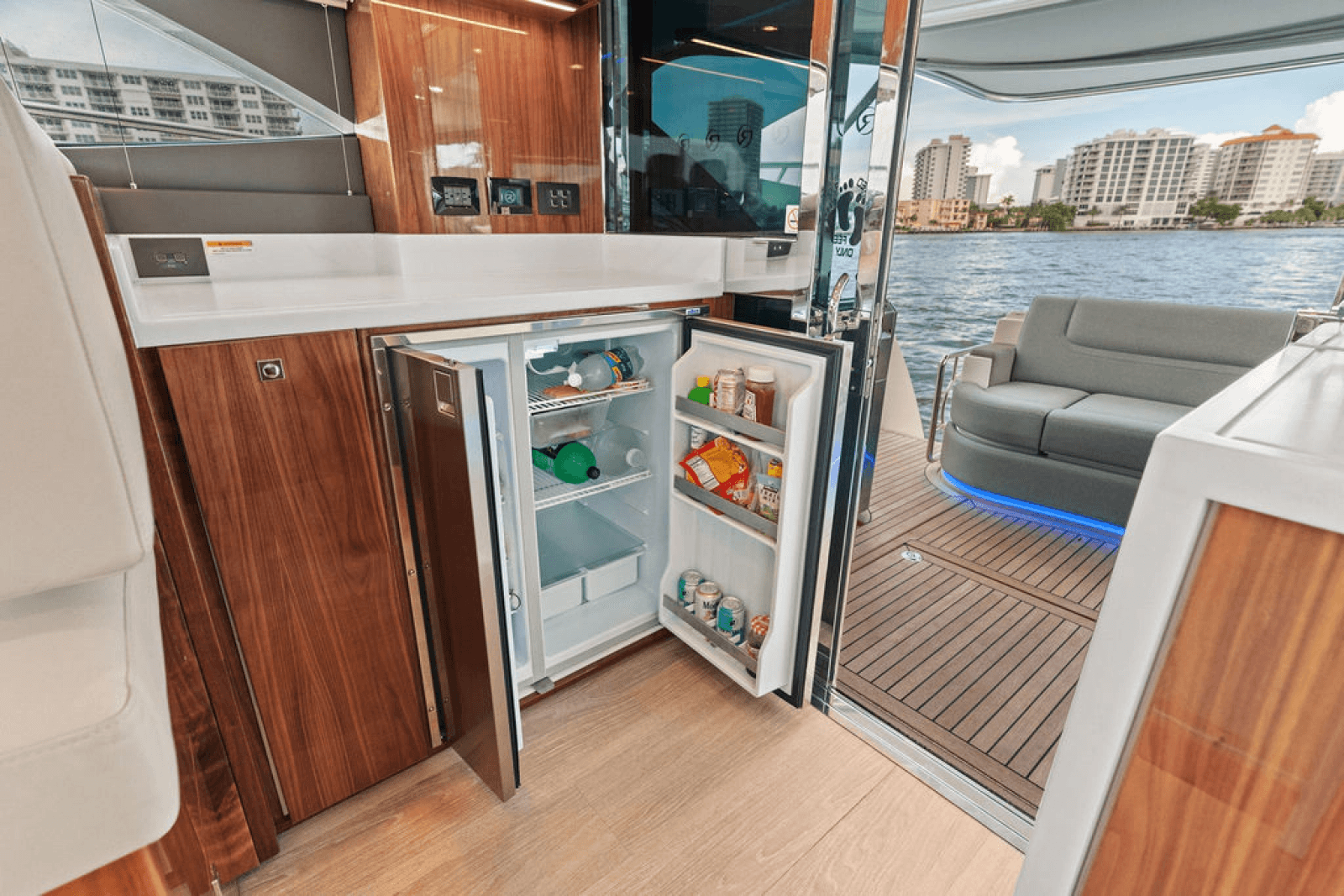 2026 Riviera 4600 Sport Yacht Platinum Edition - Photo 21