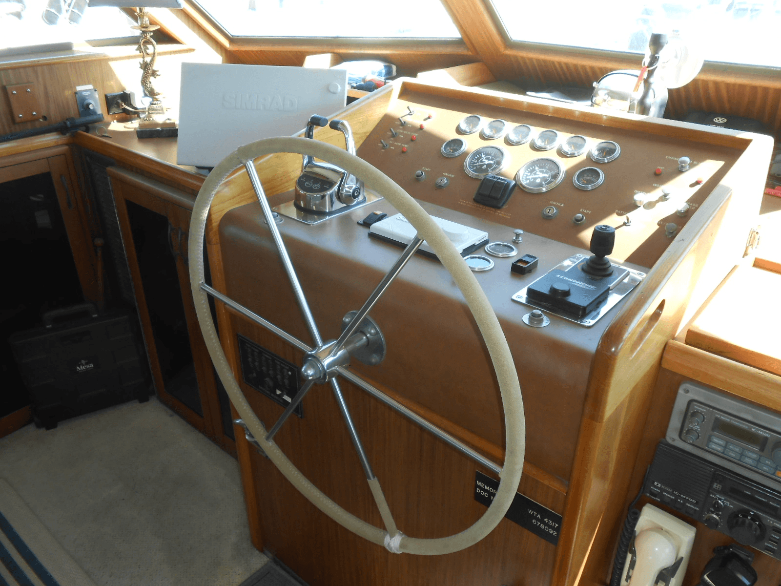1985 Hatteras 53 Motor Yacht - Photo 12