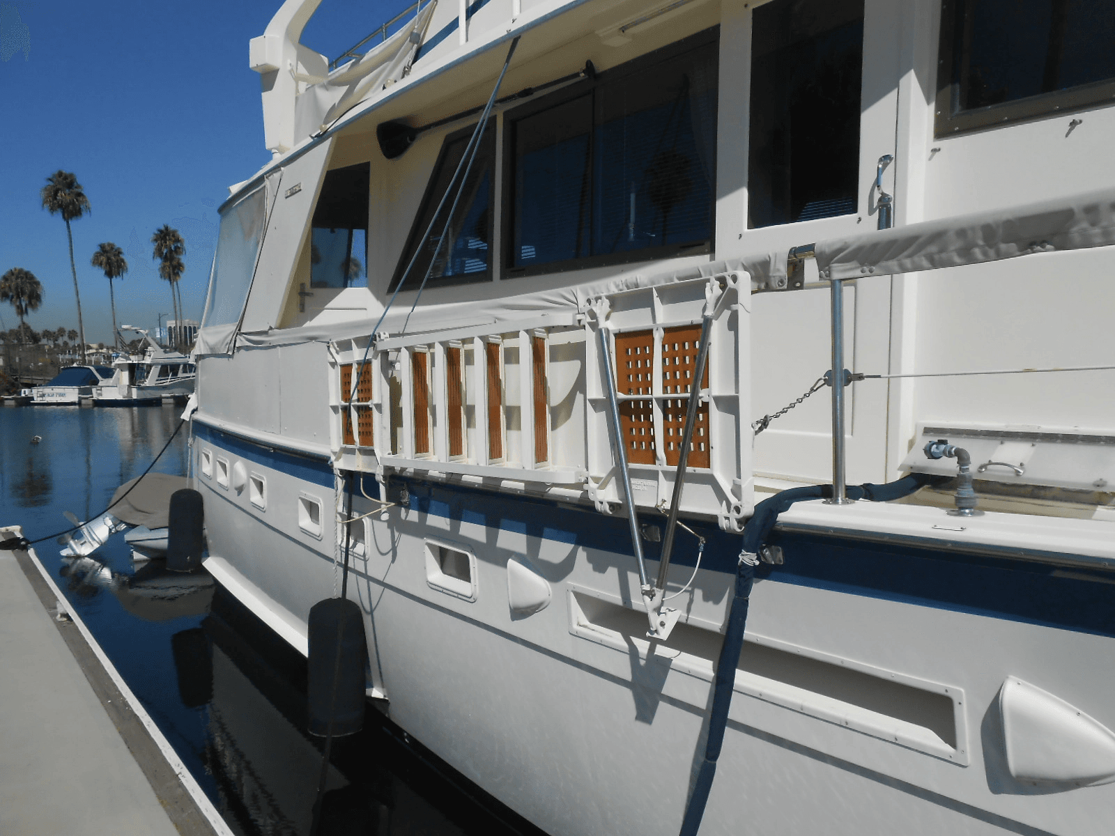 1985 Hatteras 53 Motor Yacht - Photo 4
