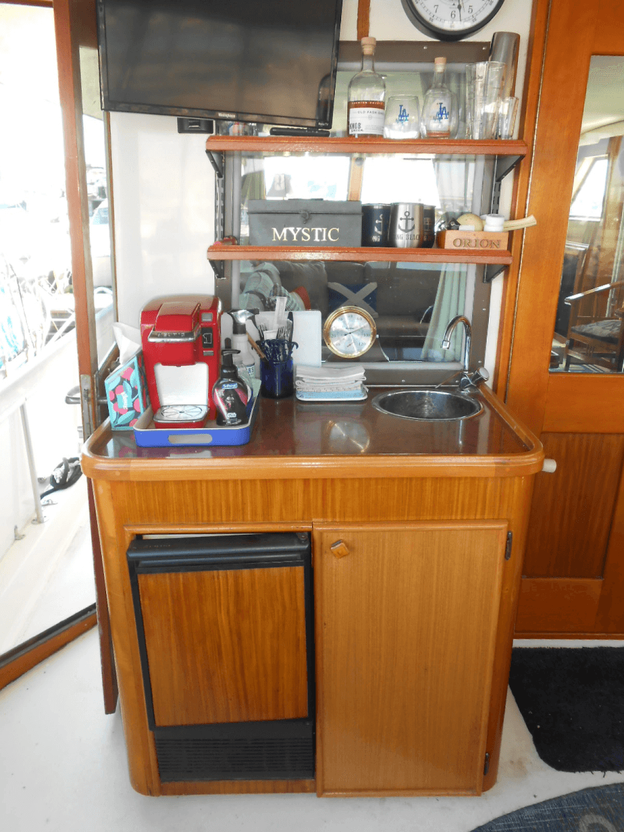 1985 Hatteras 53 Motor Yacht - Photo 8