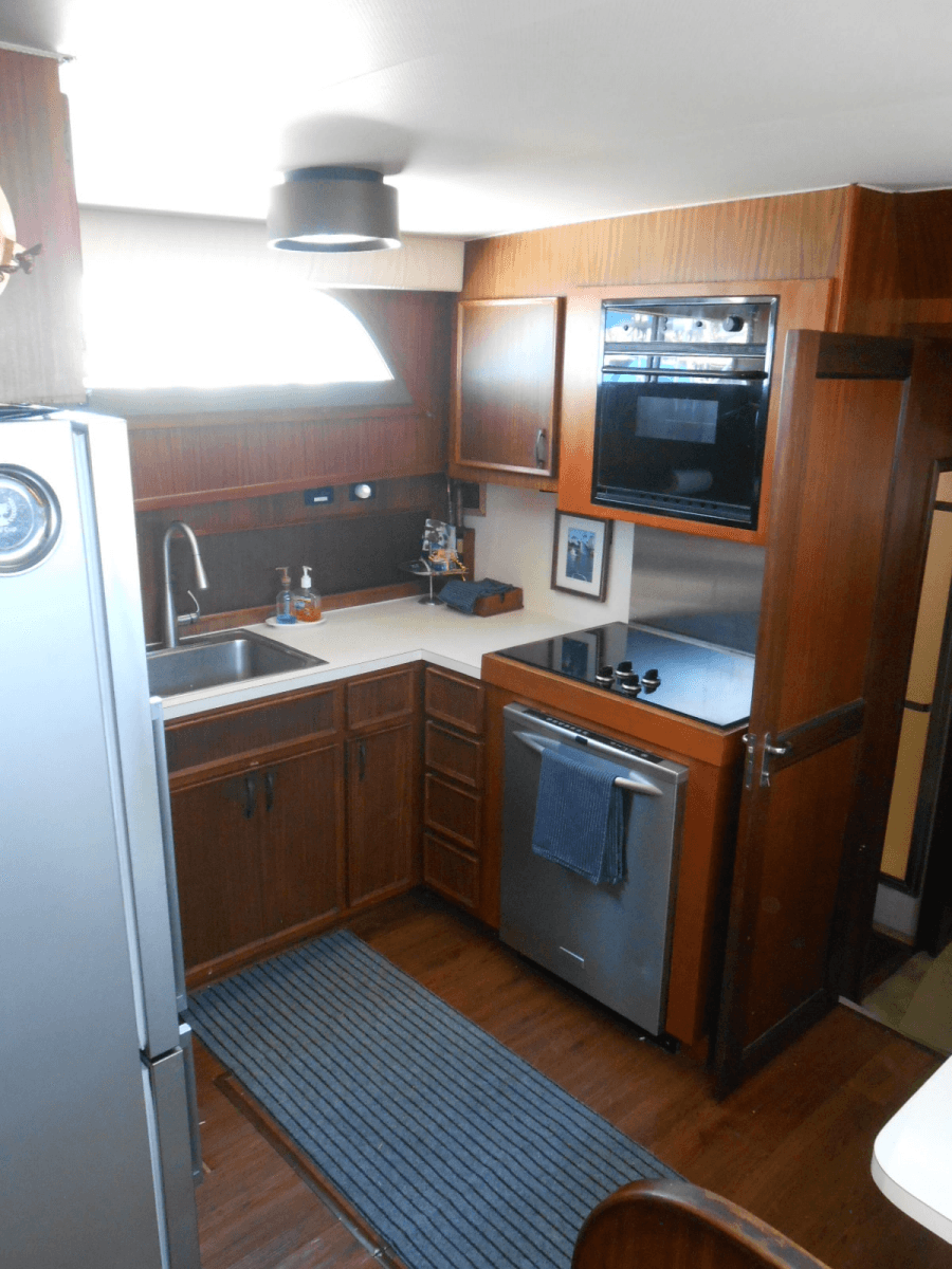 1985 Hatteras 53 Motor Yacht - Photo 13