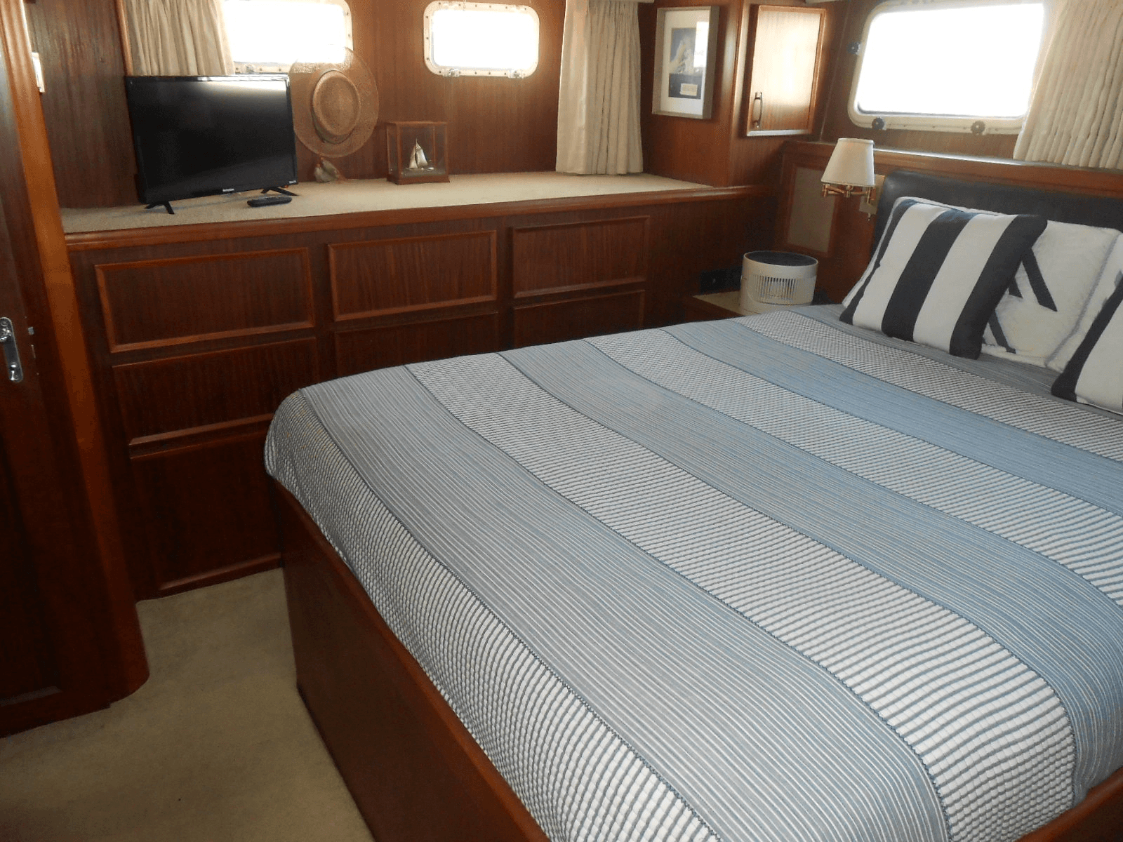 1985 Hatteras 53 Motor Yacht - Photo 17