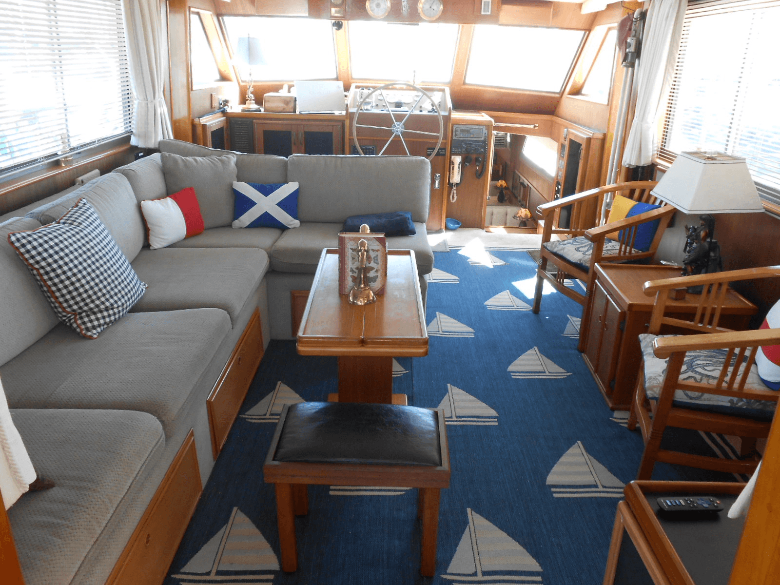 1985 Hatteras 53 Motor Yacht - Photo 9