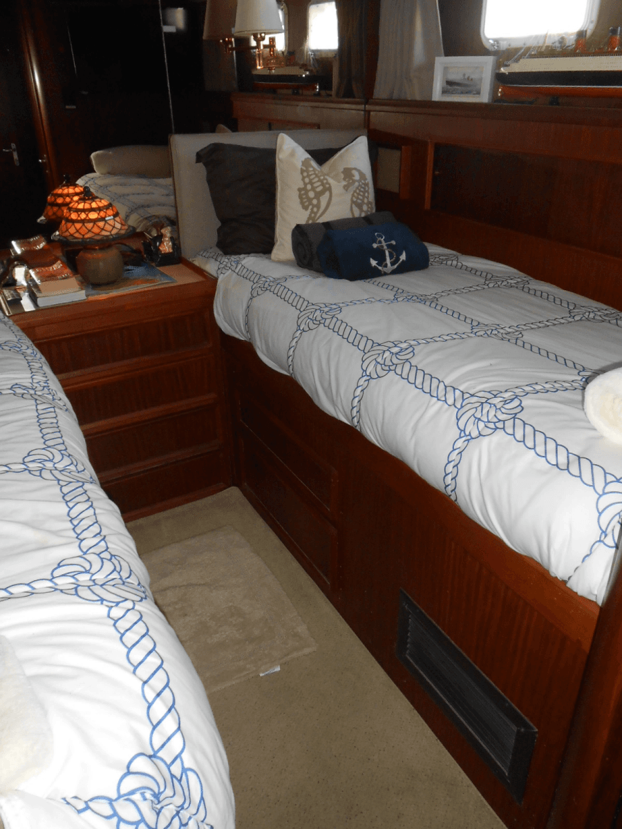 1985 Hatteras 53 Motor Yacht - Photo 20