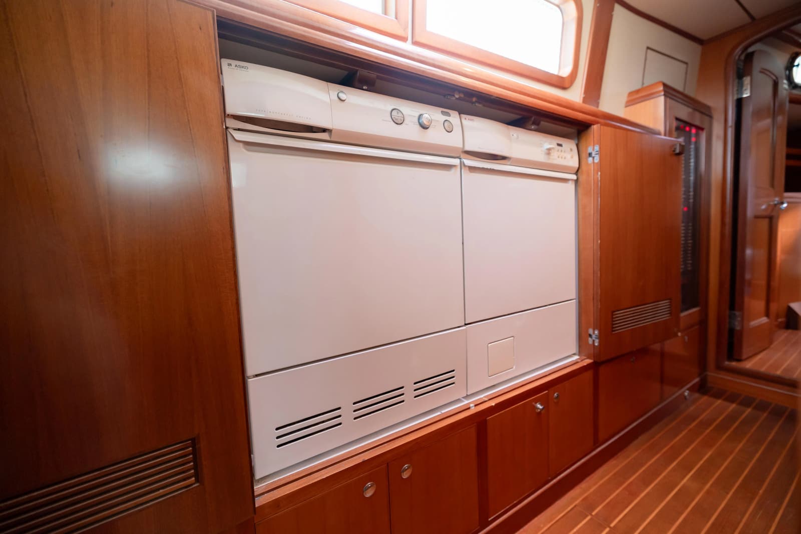 2009 Nordhavn 56 Motorsailer - Photo 29