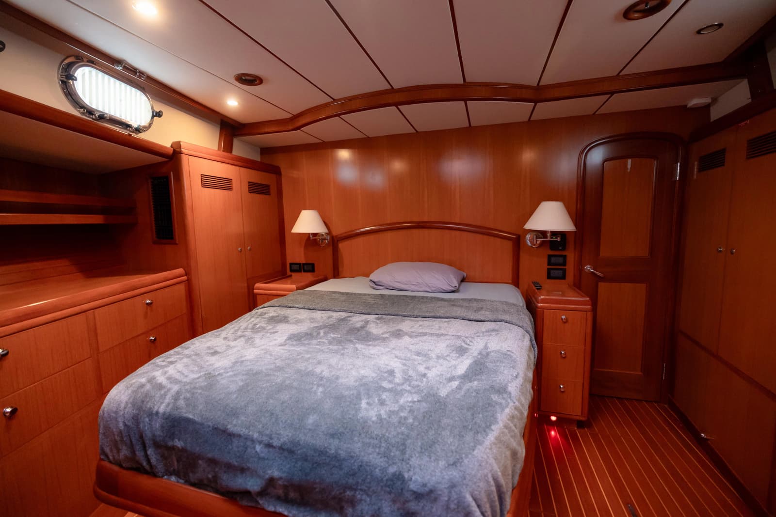 2009 Nordhavn 56 Motorsailer - Photo 5