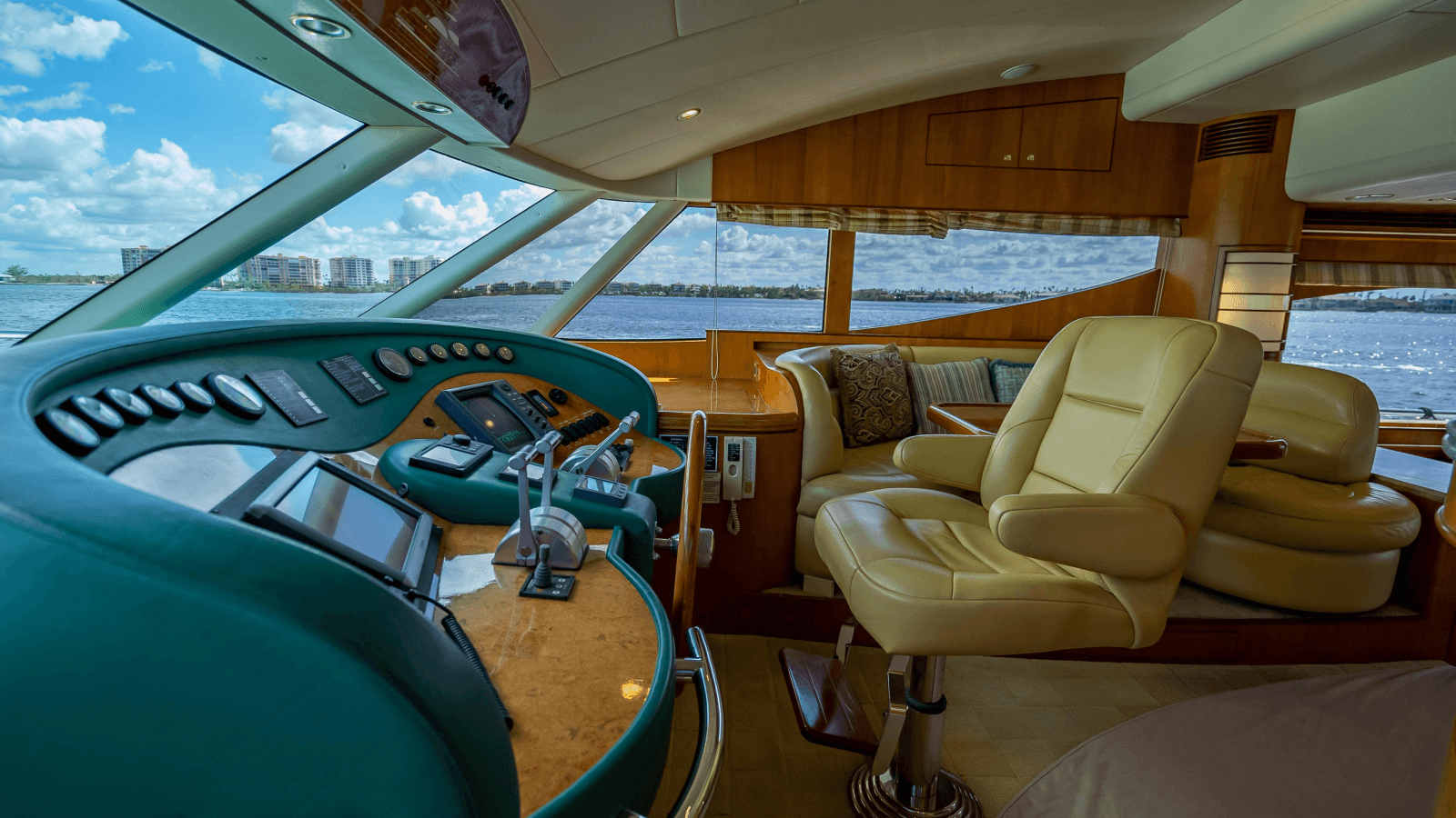 2003 Horizon 64 - Photo 31