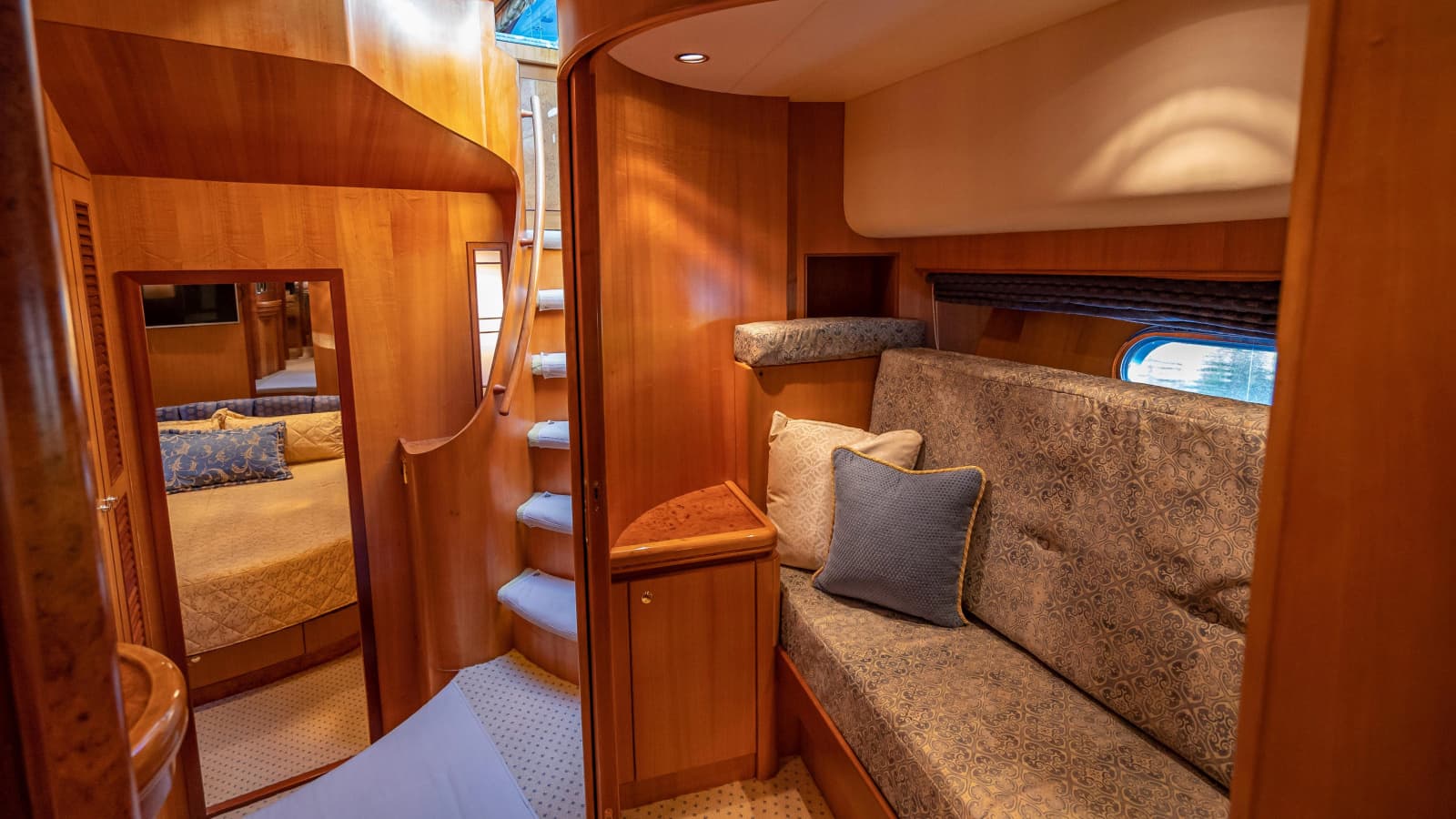 2003 Horizon 64 - Photo 13