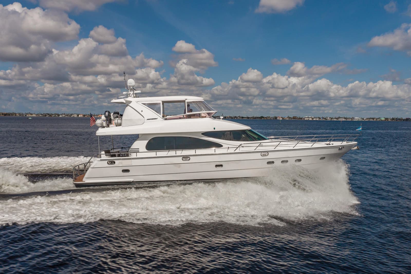2003 Horizon 64 - Photo 3