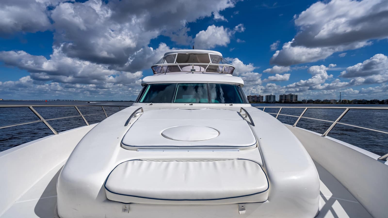 2003 Horizon 64 - Photo 34