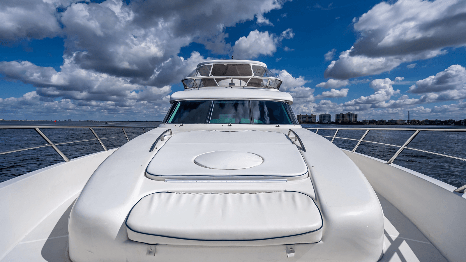 2003 Horizon 64 - Photo 34