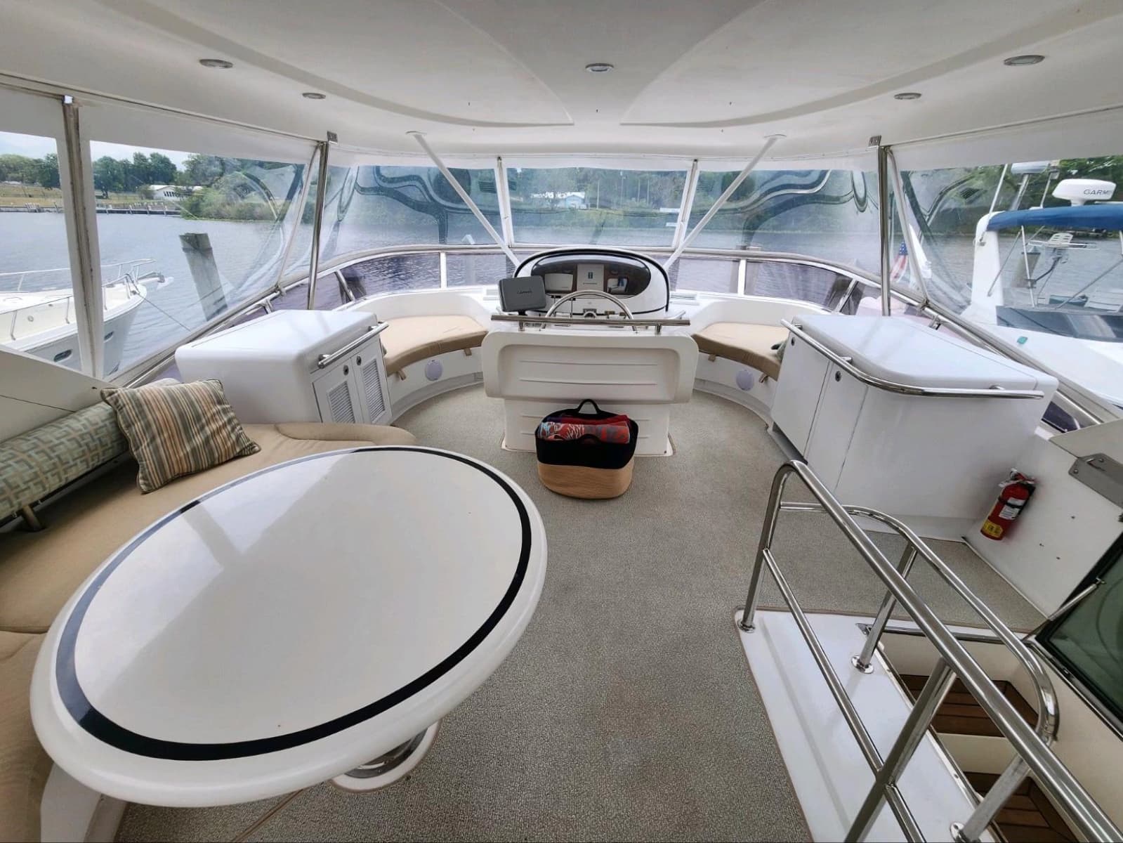 2003 Horizon 64 - Photo 35