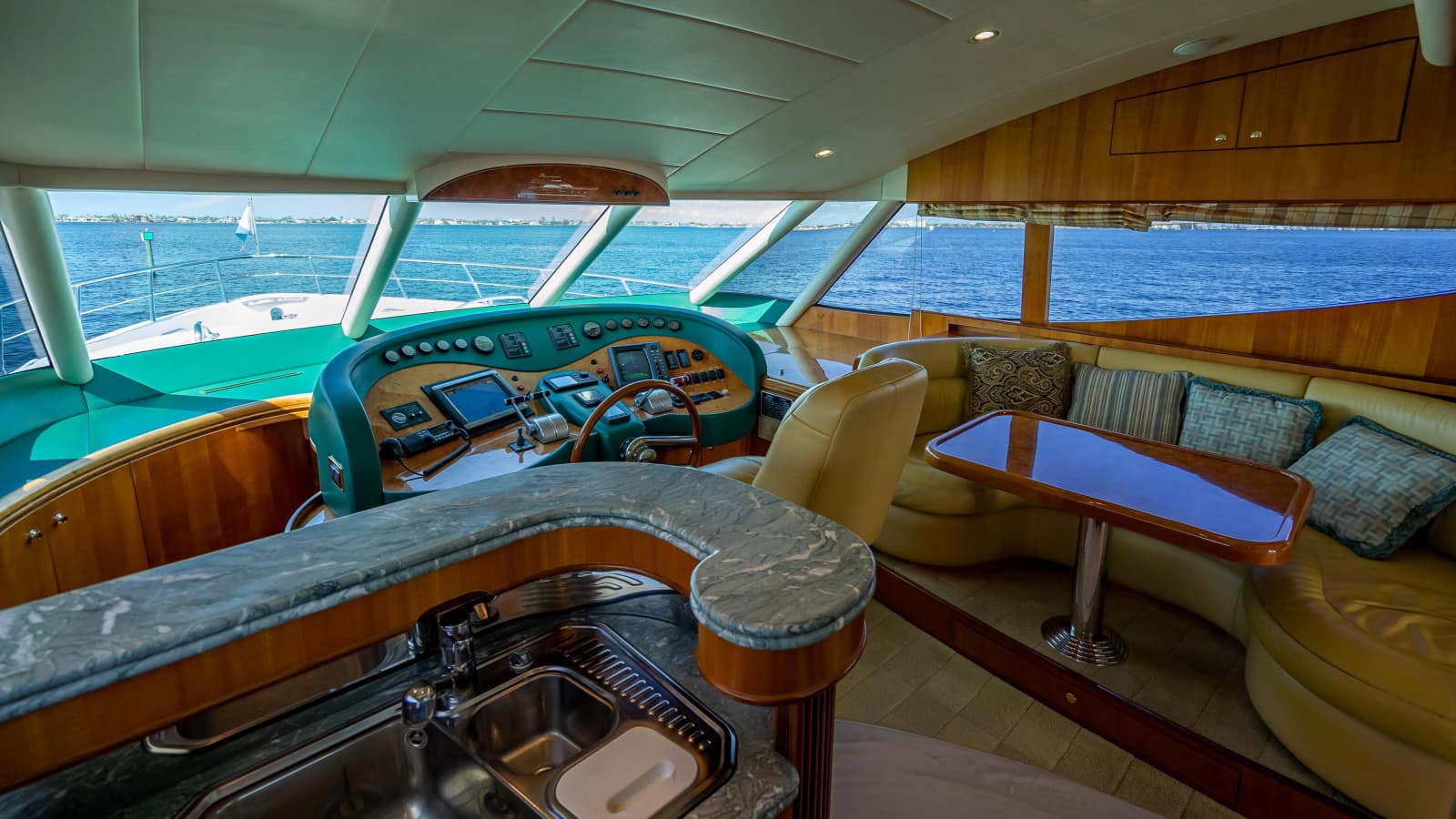 2003 Horizon 64 - Photo 22