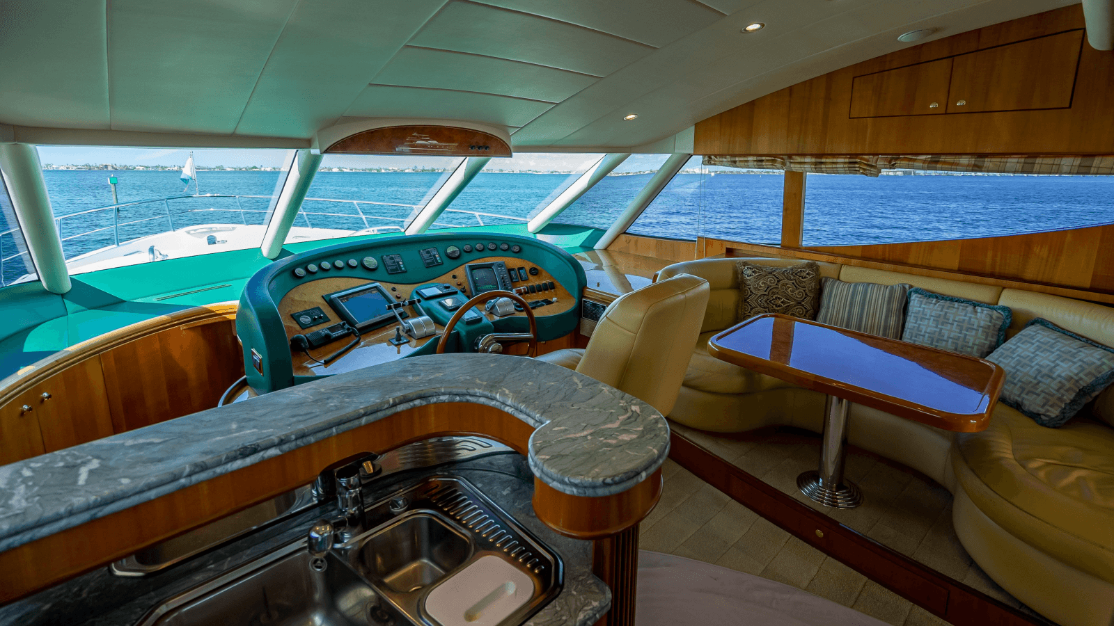 2003 Horizon 64 - Photo 22