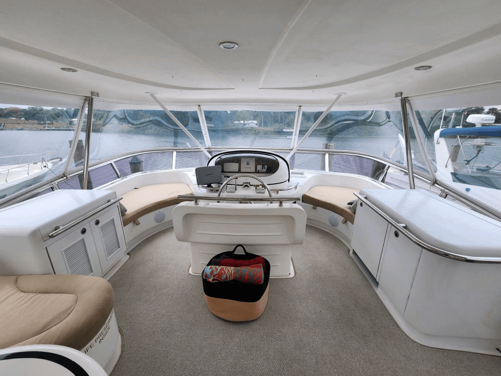 2003 Horizon 64 - Photo 36