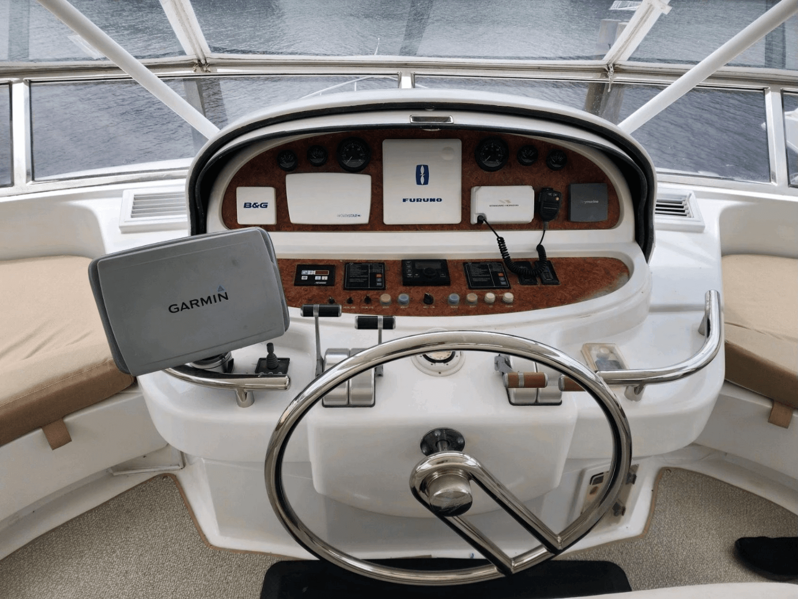 2003 Horizon 64 - Photo 40