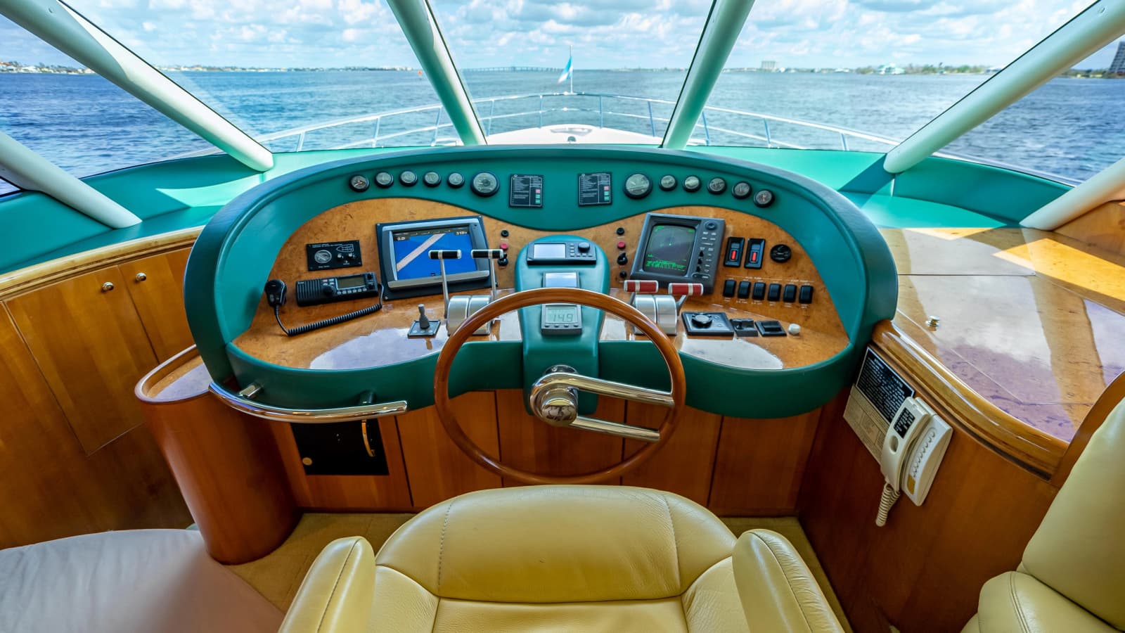 2003 Horizon 64 - Photo 30