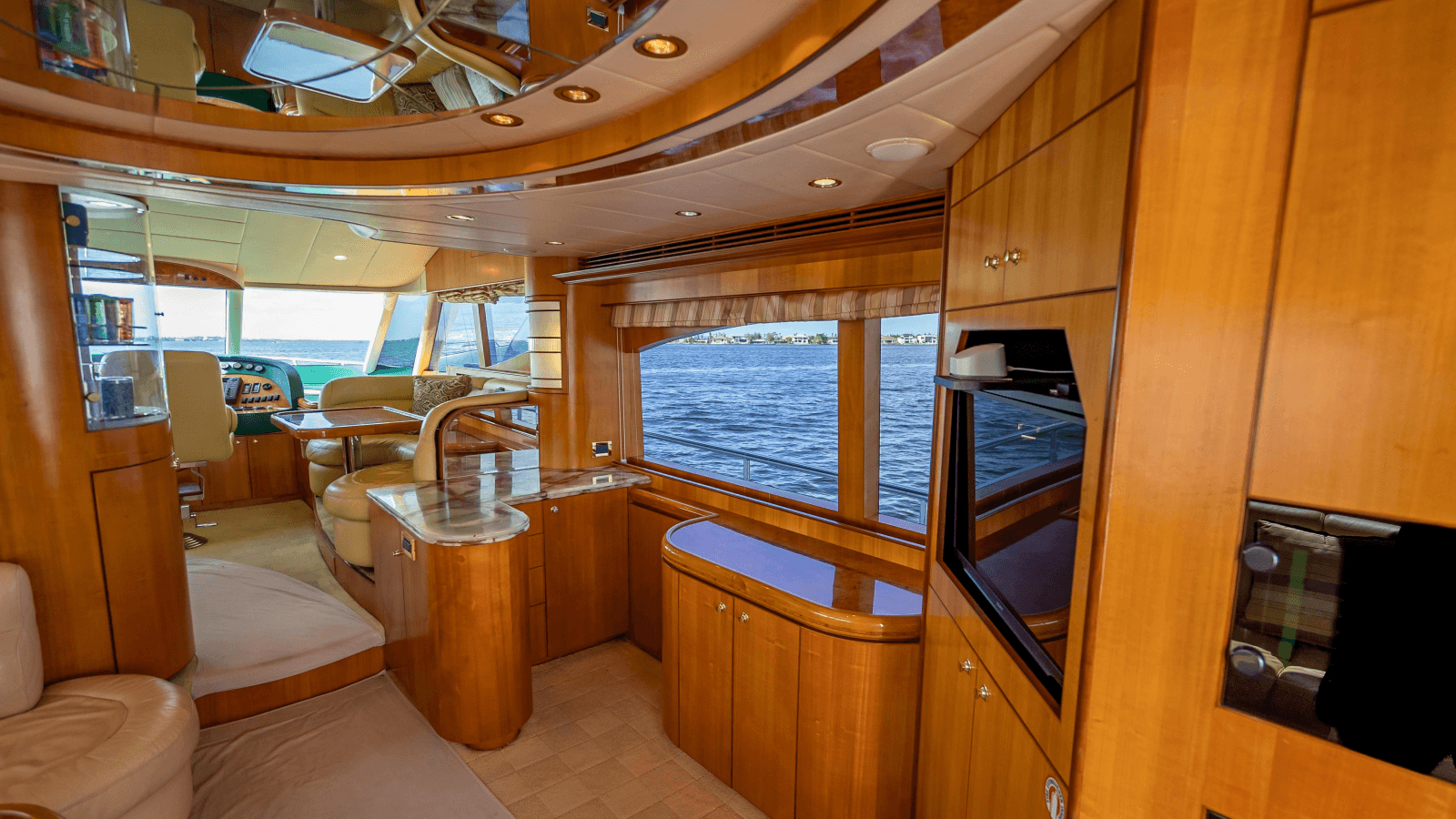 2003 Horizon 64 - Photo 29