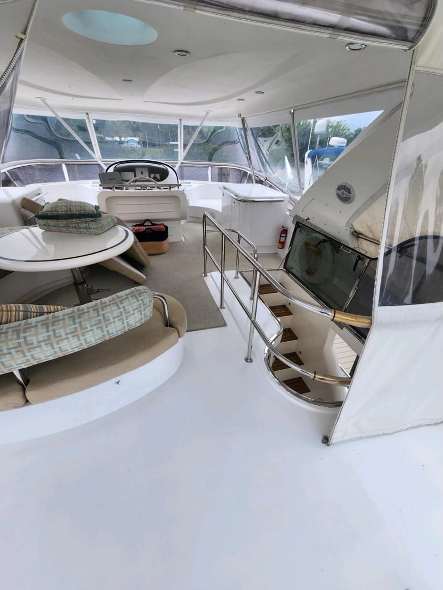 2003 Horizon 64 - Photo 47