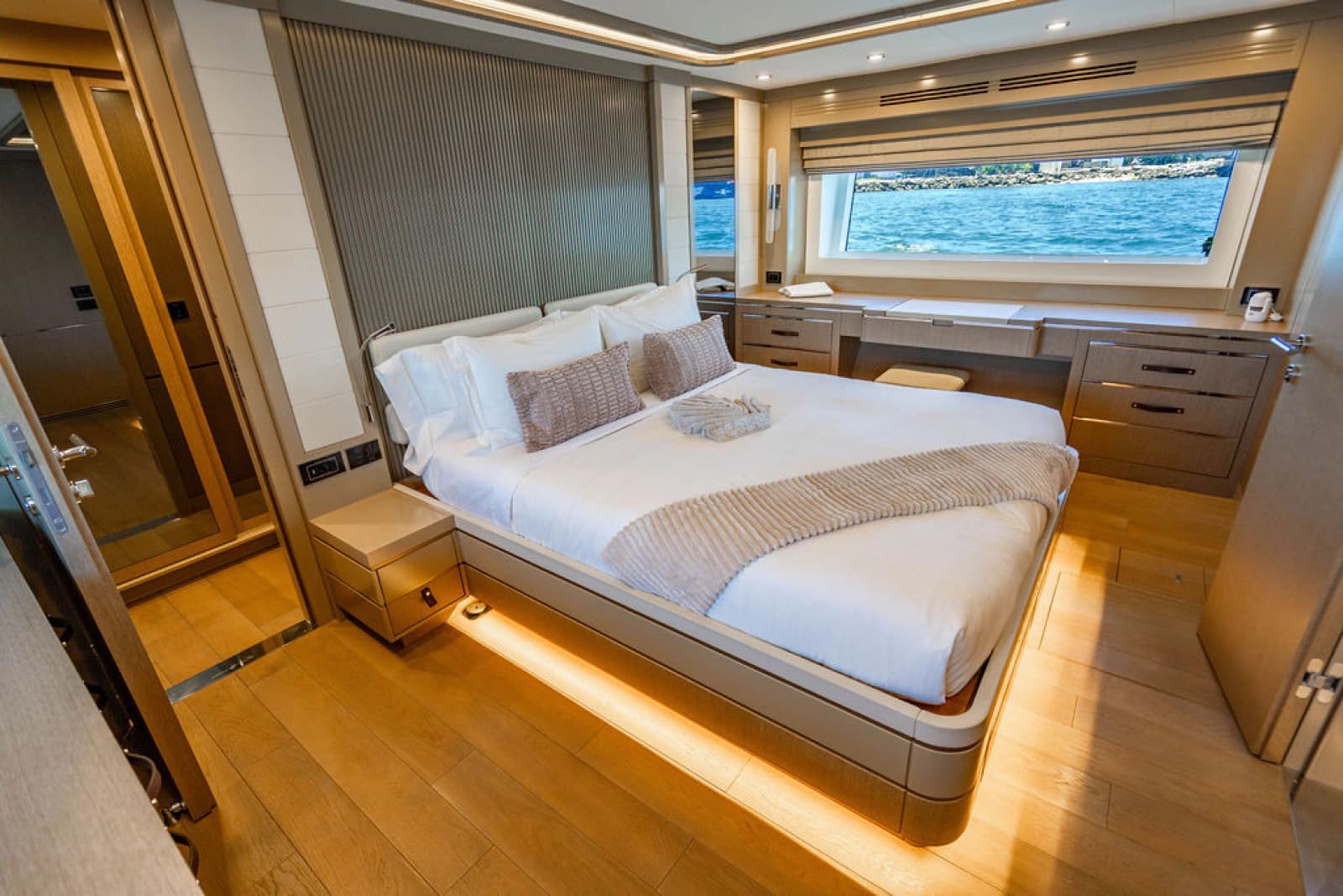 2022 Sirena 68 - Photo 12