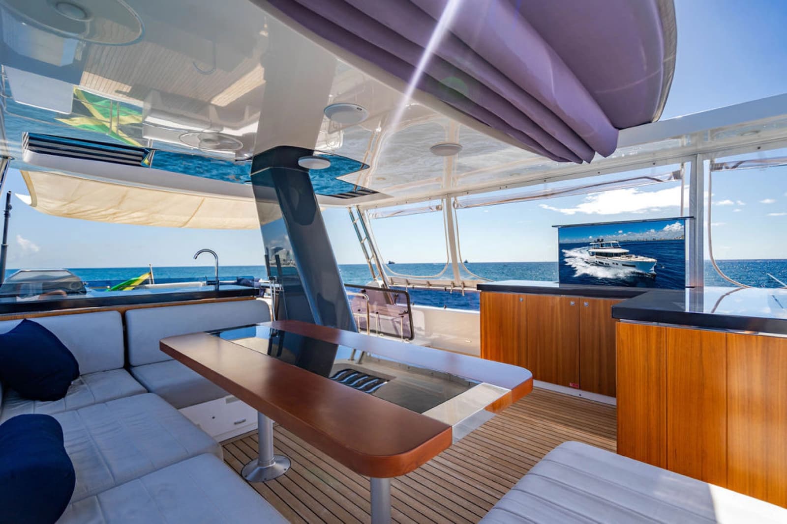 2022 Sirena 68 - Photo 23