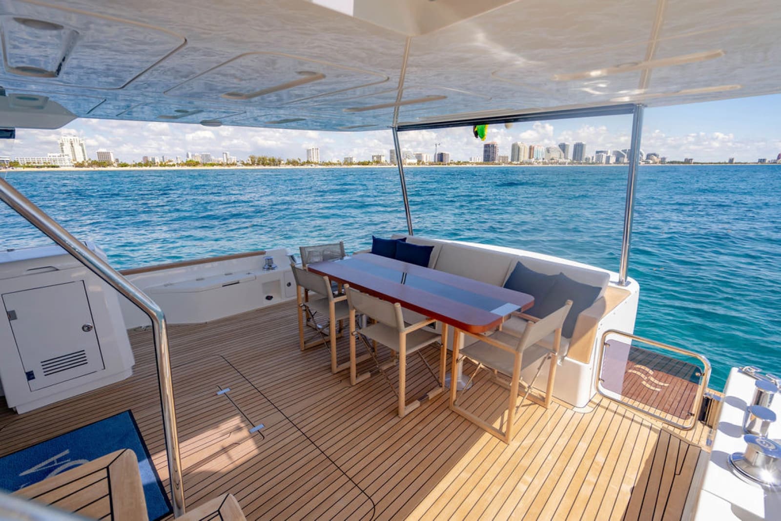 2022 Sirena 68 - Photo 7