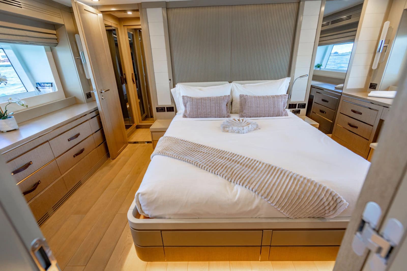 2022 Sirena 68 - Photo 13