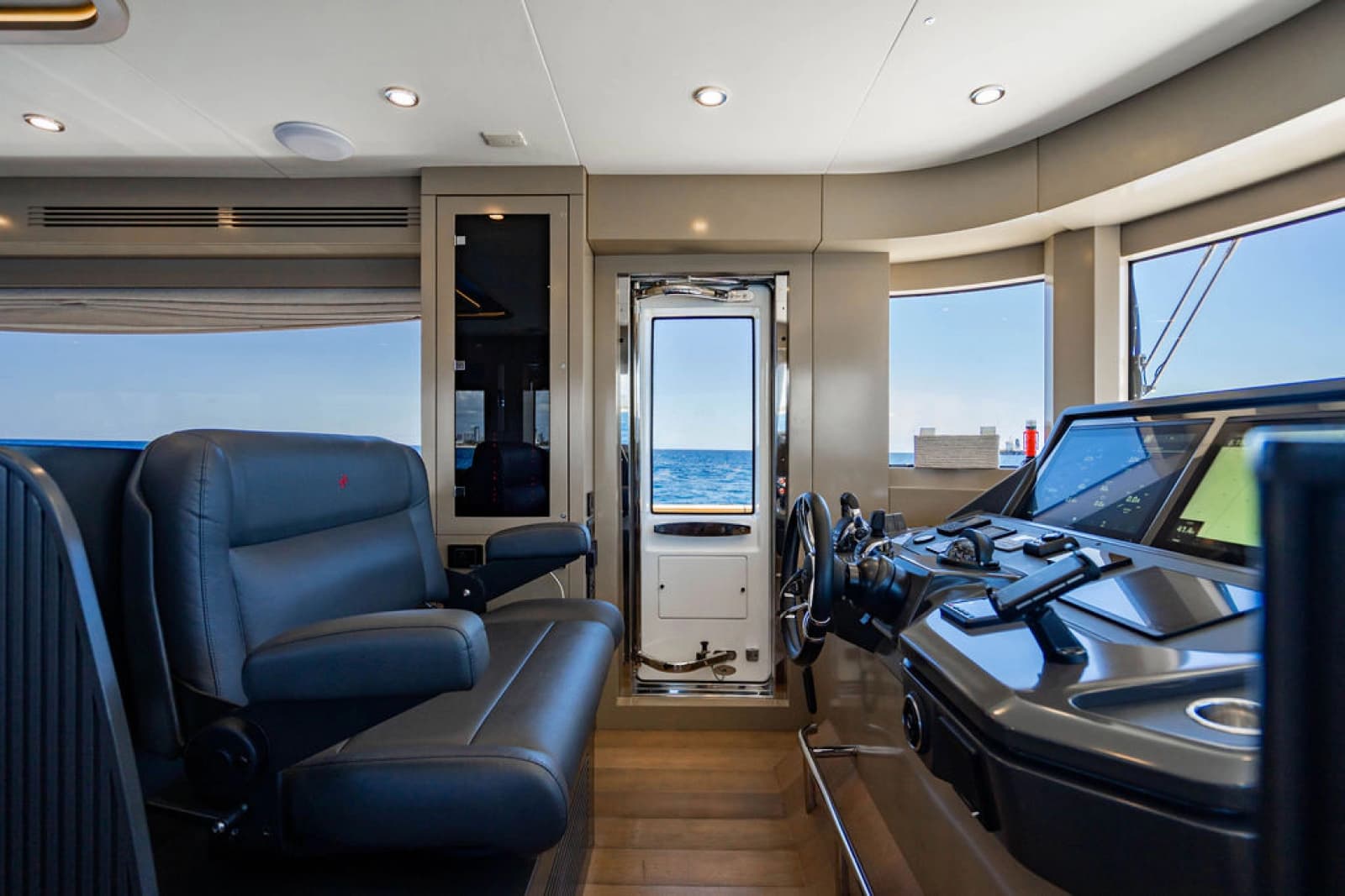 2022 Sirena 68 - Photo 37