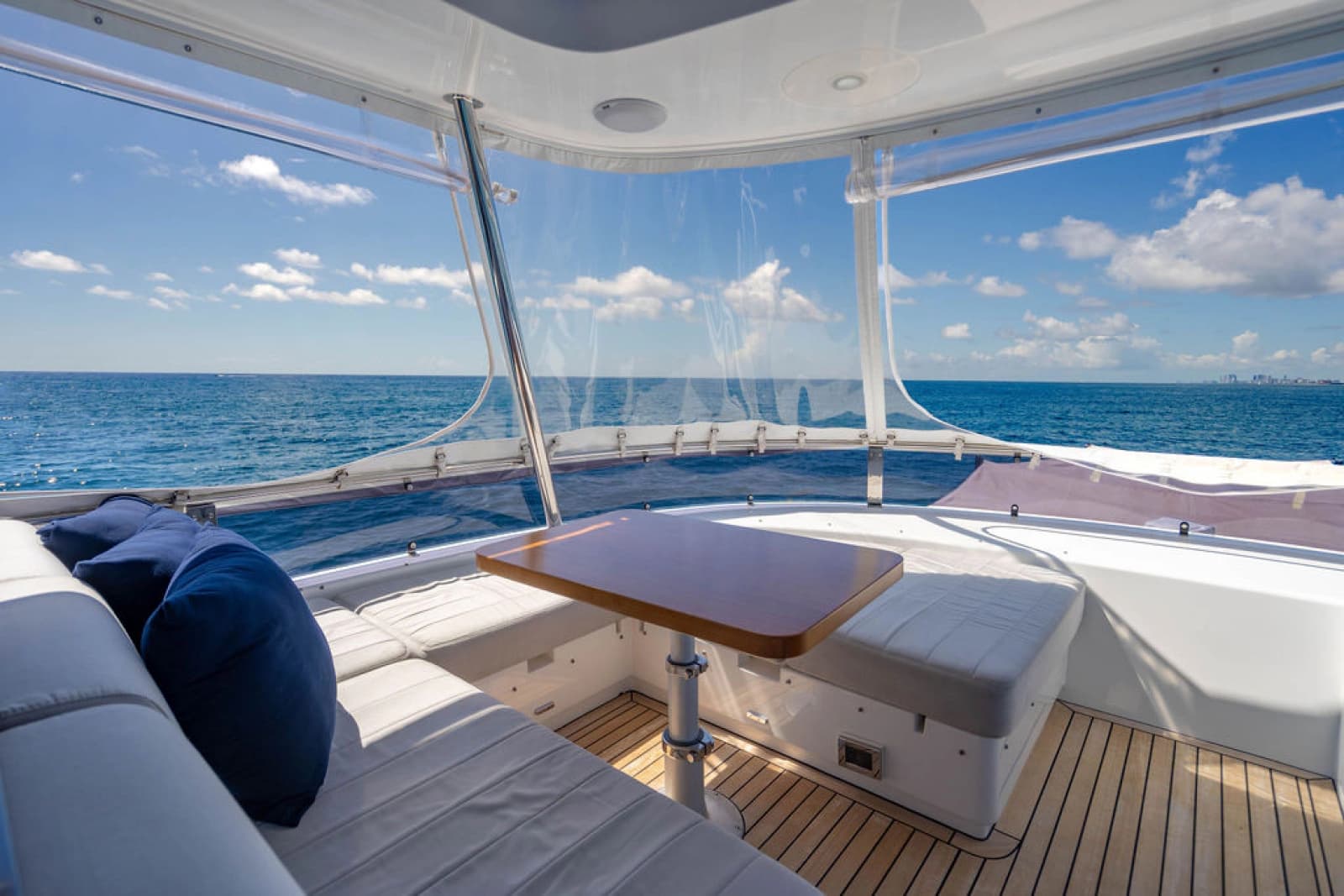 2022 Sirena 68 - Photo 25