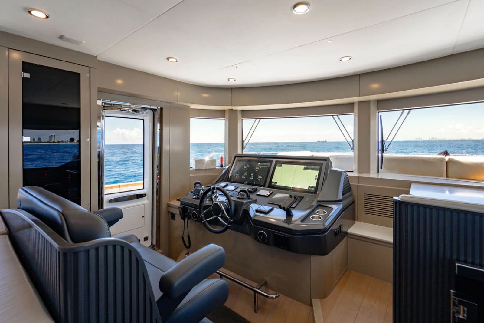 2022 Sirena 68 - Photo 38