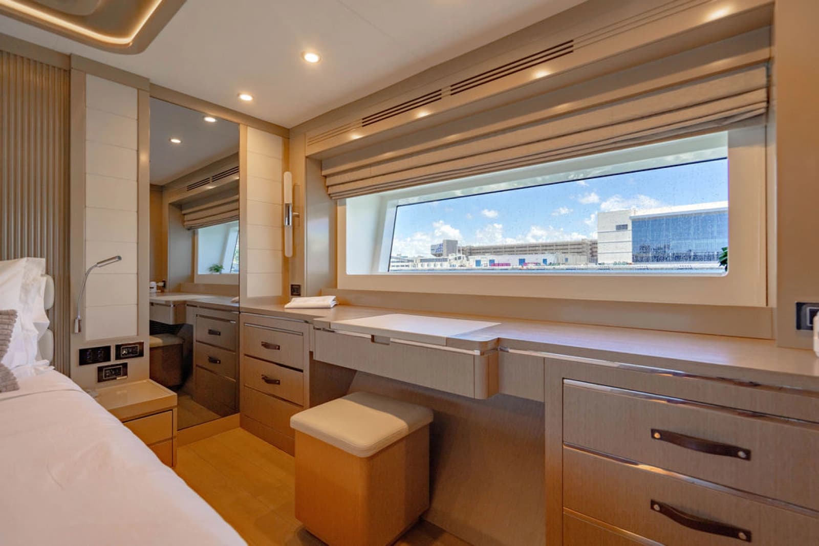 2022 Sirena 68 - Photo 44