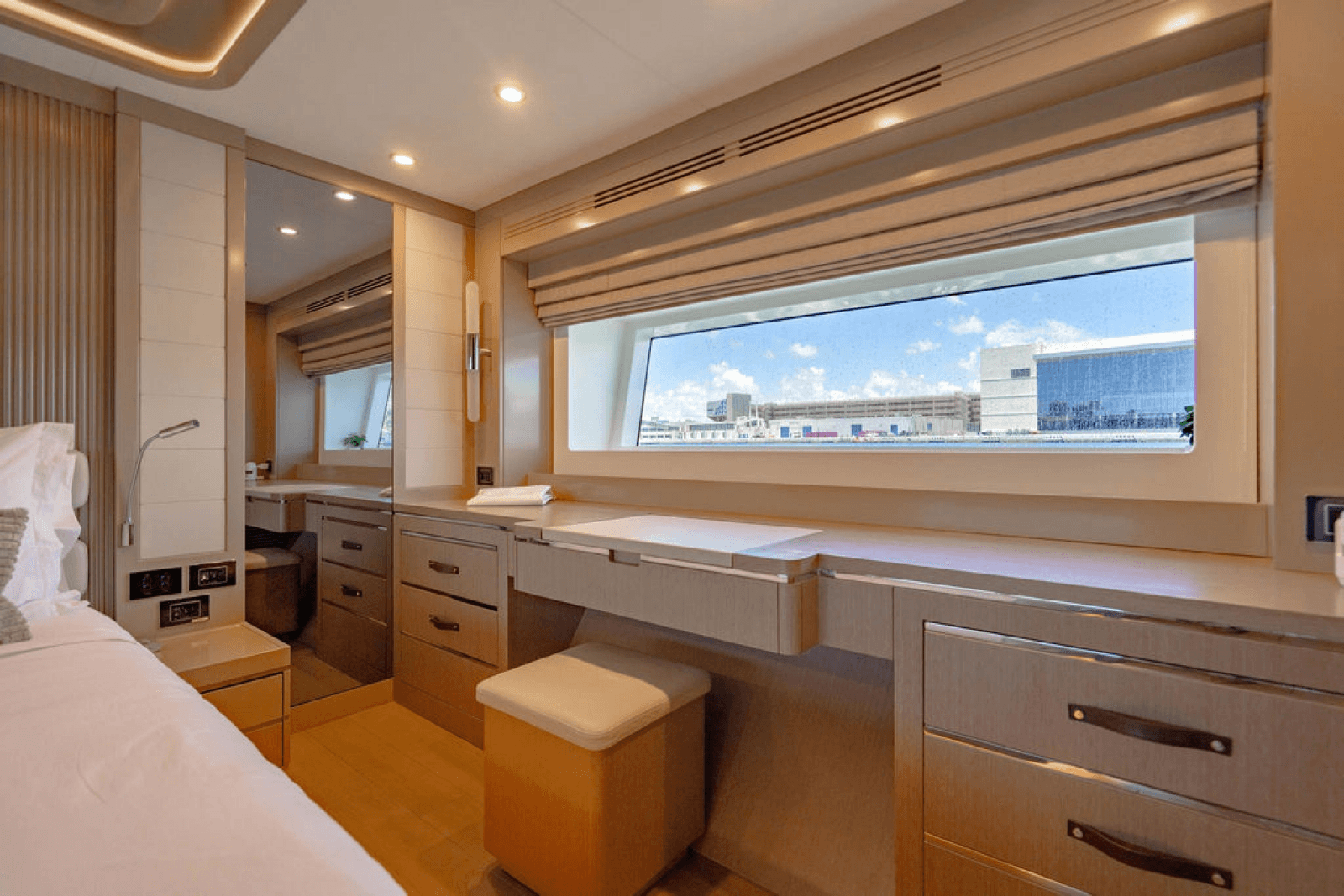 2022 Sirena 68 - Photo 44