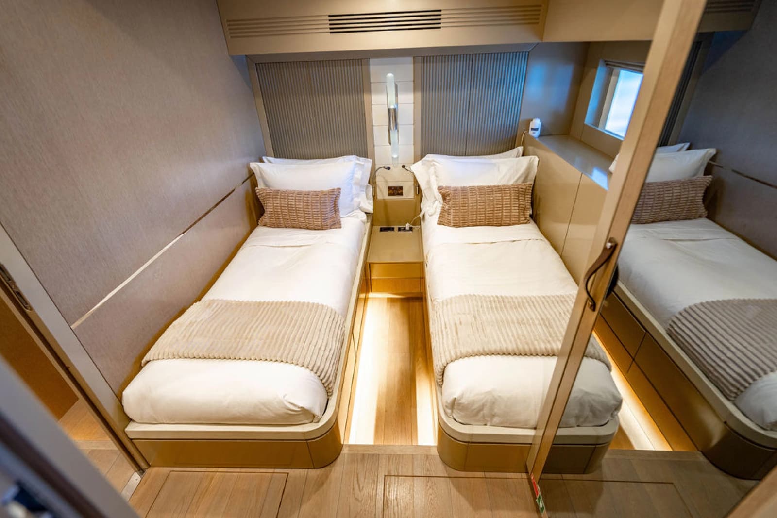 2022 Sirena 68 - Photo 51
