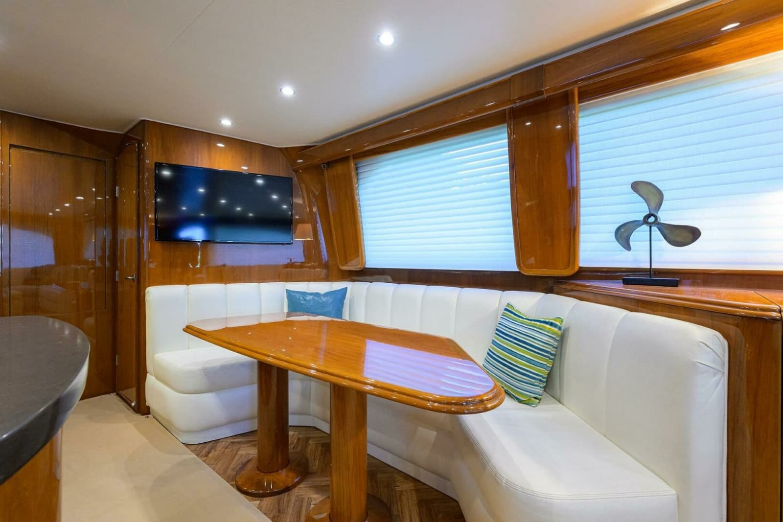 2014 Viking 76 Enclosed Bridge - Photo 12