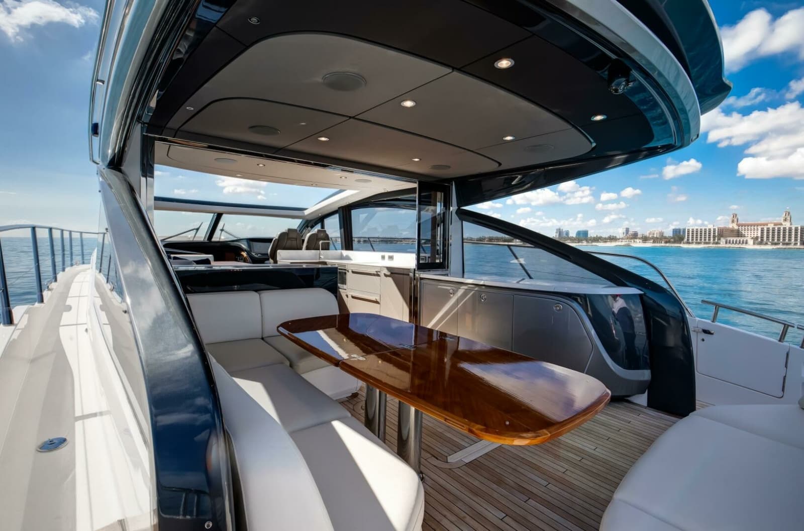 2025 Princess V55 - Photo 14